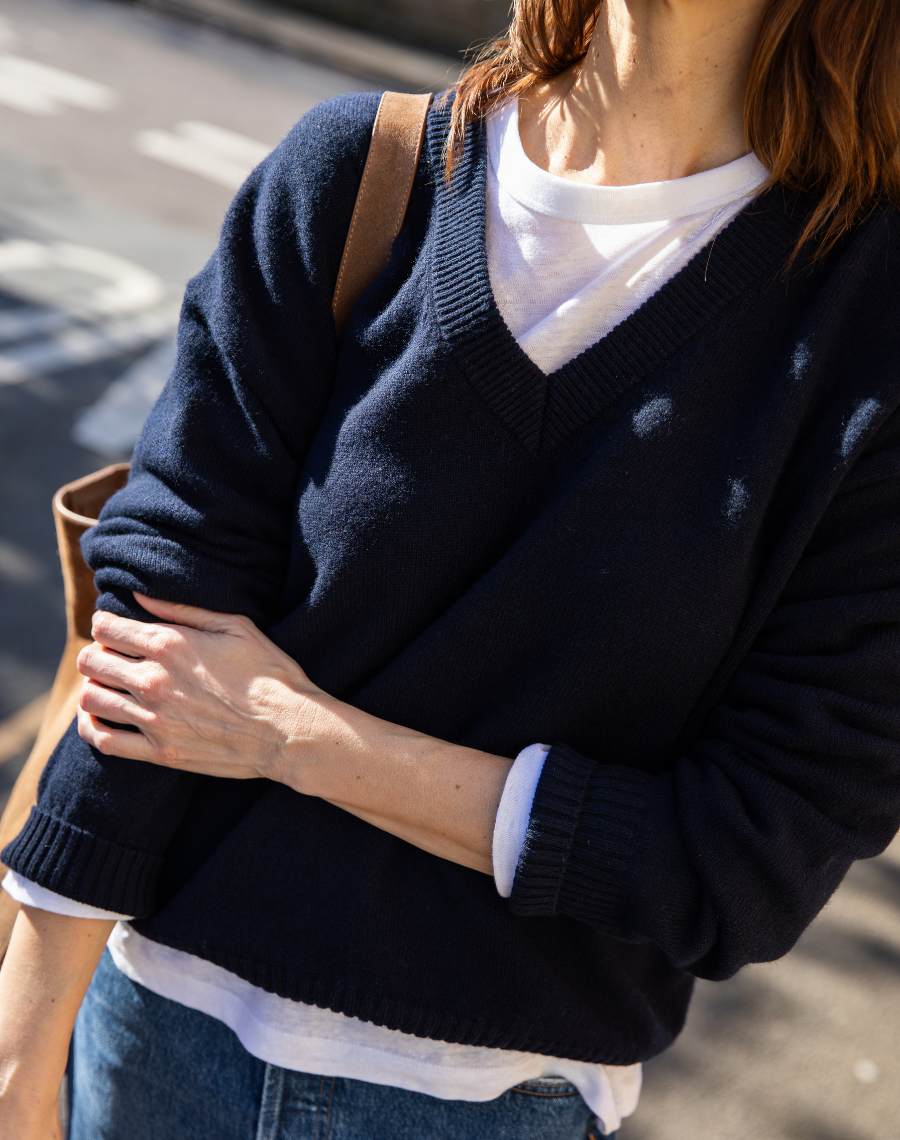 The Relaxed V - Navy