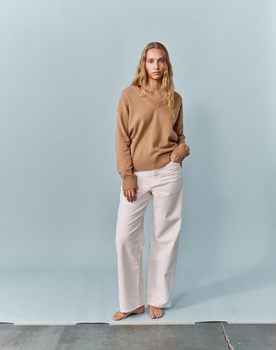 The Relaxed V - Caramel