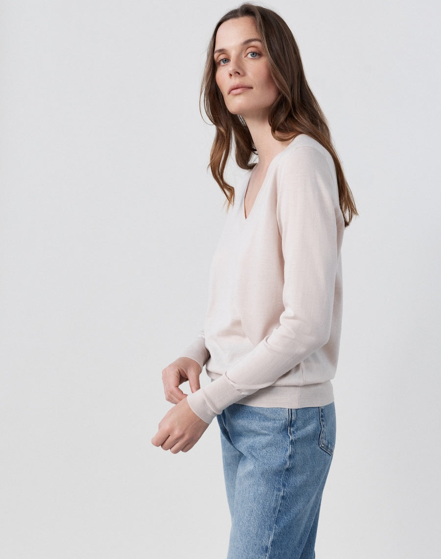 The Fine V - Alabaster / Archive Sale