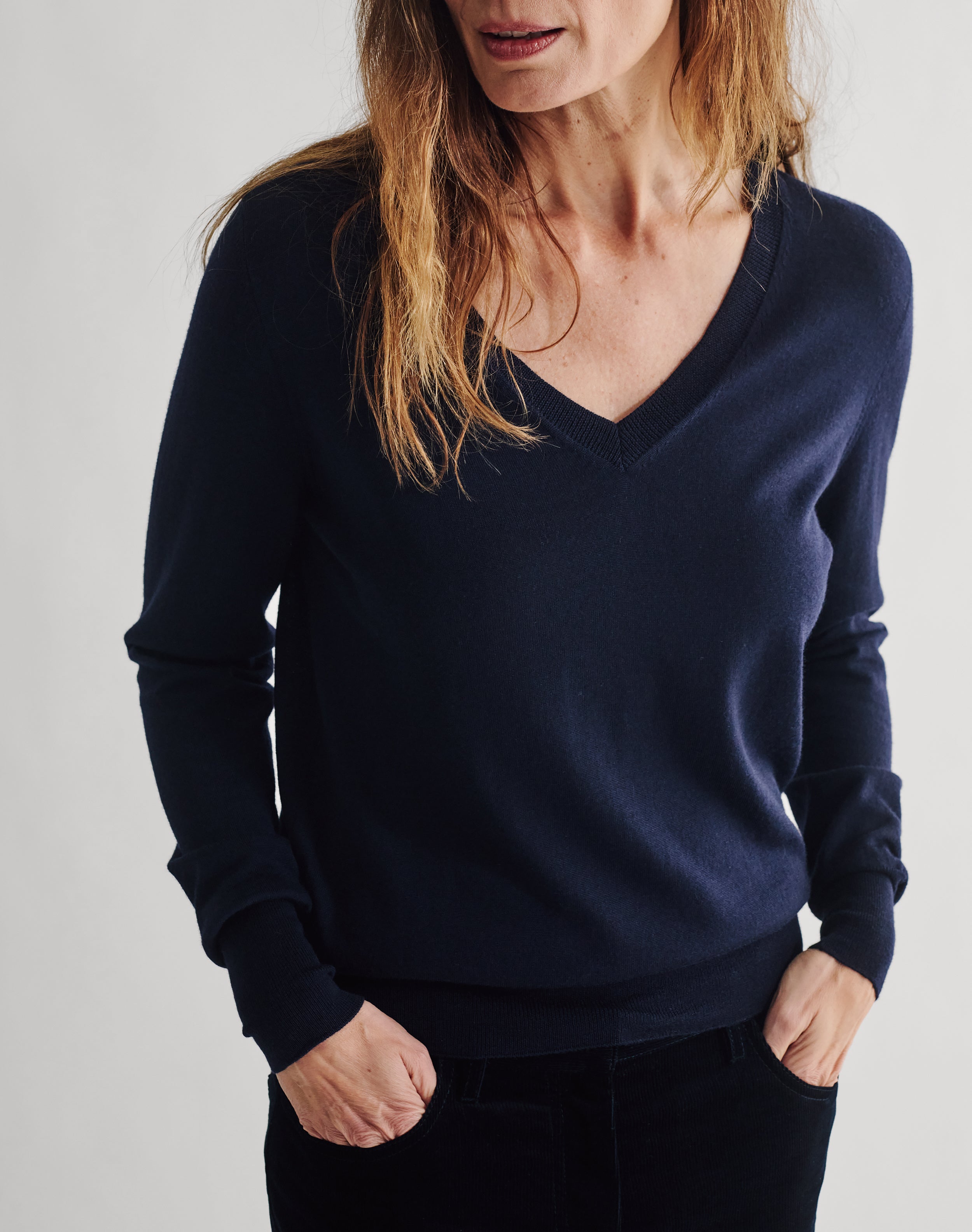 The Fine V - Navy / Archive Sale